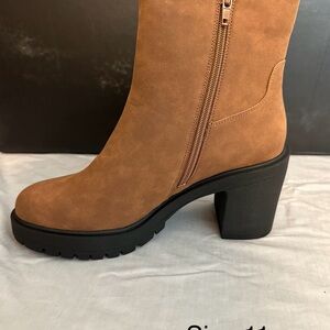 Women Brown Suede Ankle Boots NEW IN BOX Size 11